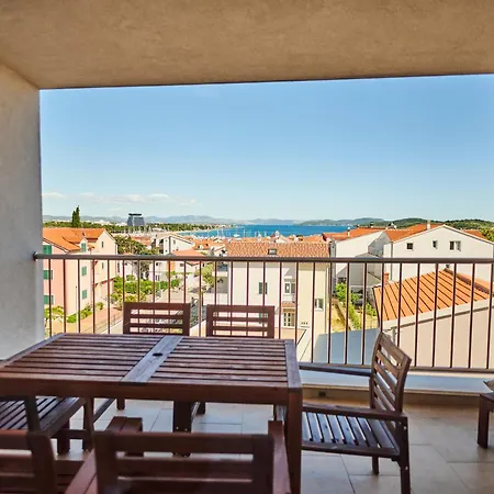 Arancini Aparthotel Vodice