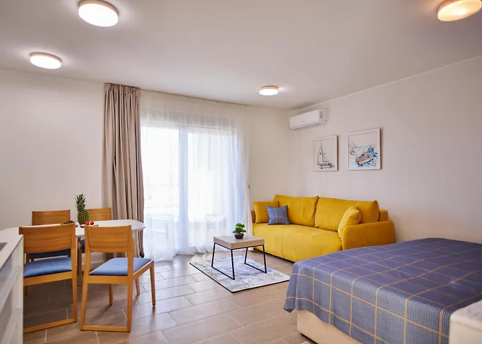 Arancini Aparthotel 4*